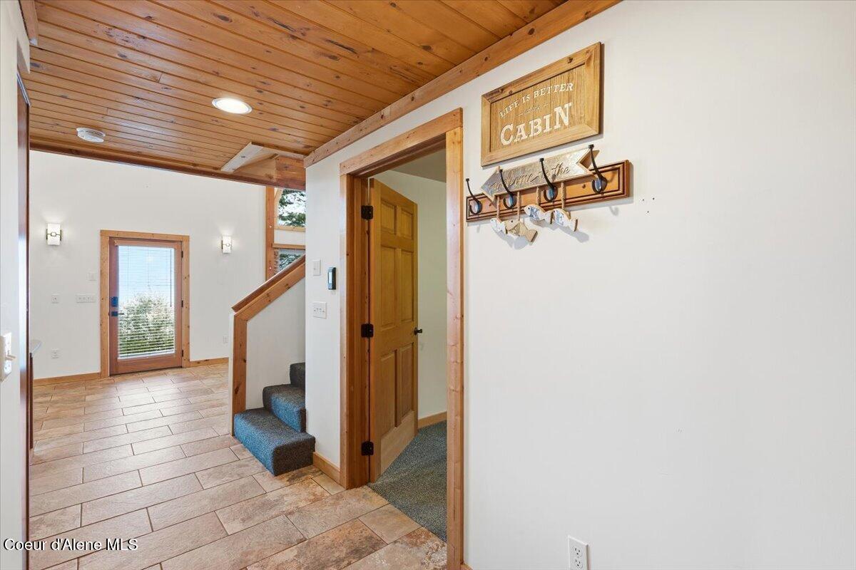 20246 East Cape Horn Road Bayview, ID 83803 - Photo 50 of 104 Foyer