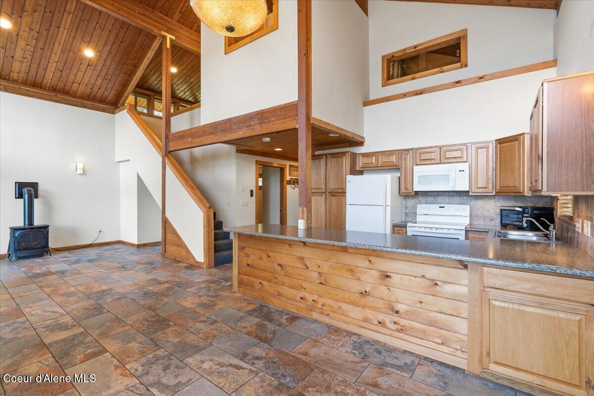 20246 East Cape Horn Road Bayview, ID 83803 - Photo 55 of 104 Kitchen and Breakfast Bar