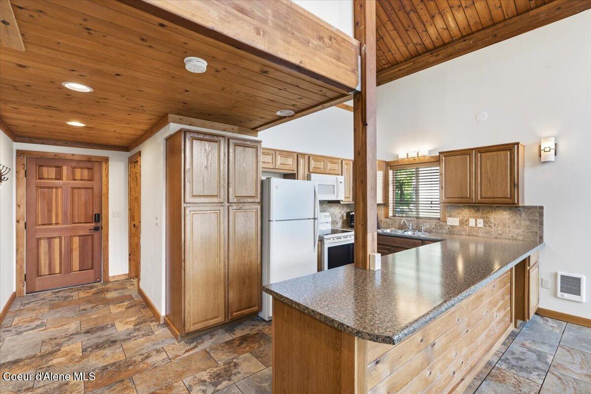 20246 East Cape Horn Road Bayview, ID 83803 - Photo 56 of 104 Entry and Kitchen