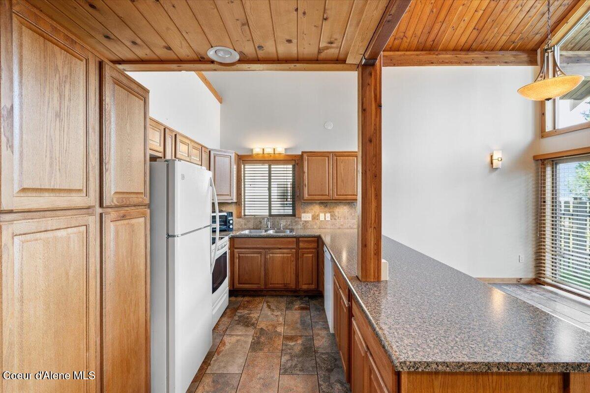 20246 East Cape Horn Road Bayview, ID 83803 - Photo 58 of 104 Kitchen