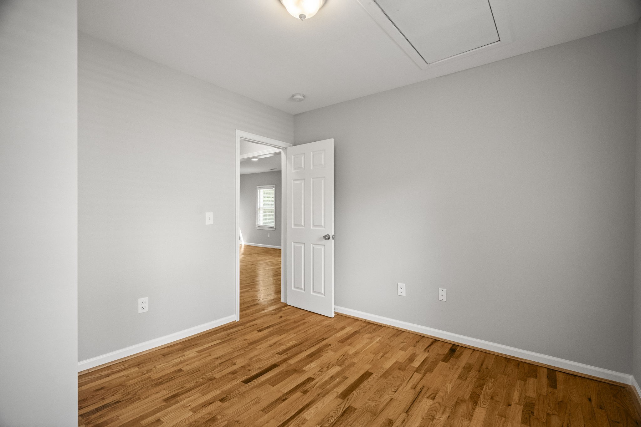 202 Cherokee Road Nashville, TN 37205 - Photo 27 of 35 a view of an empty room