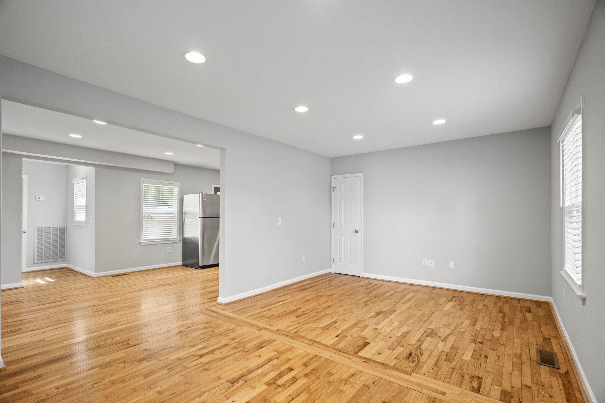 202 Cherokee Road Nashville, TN 37205 - Photo 4 of 35 a view of an empty room