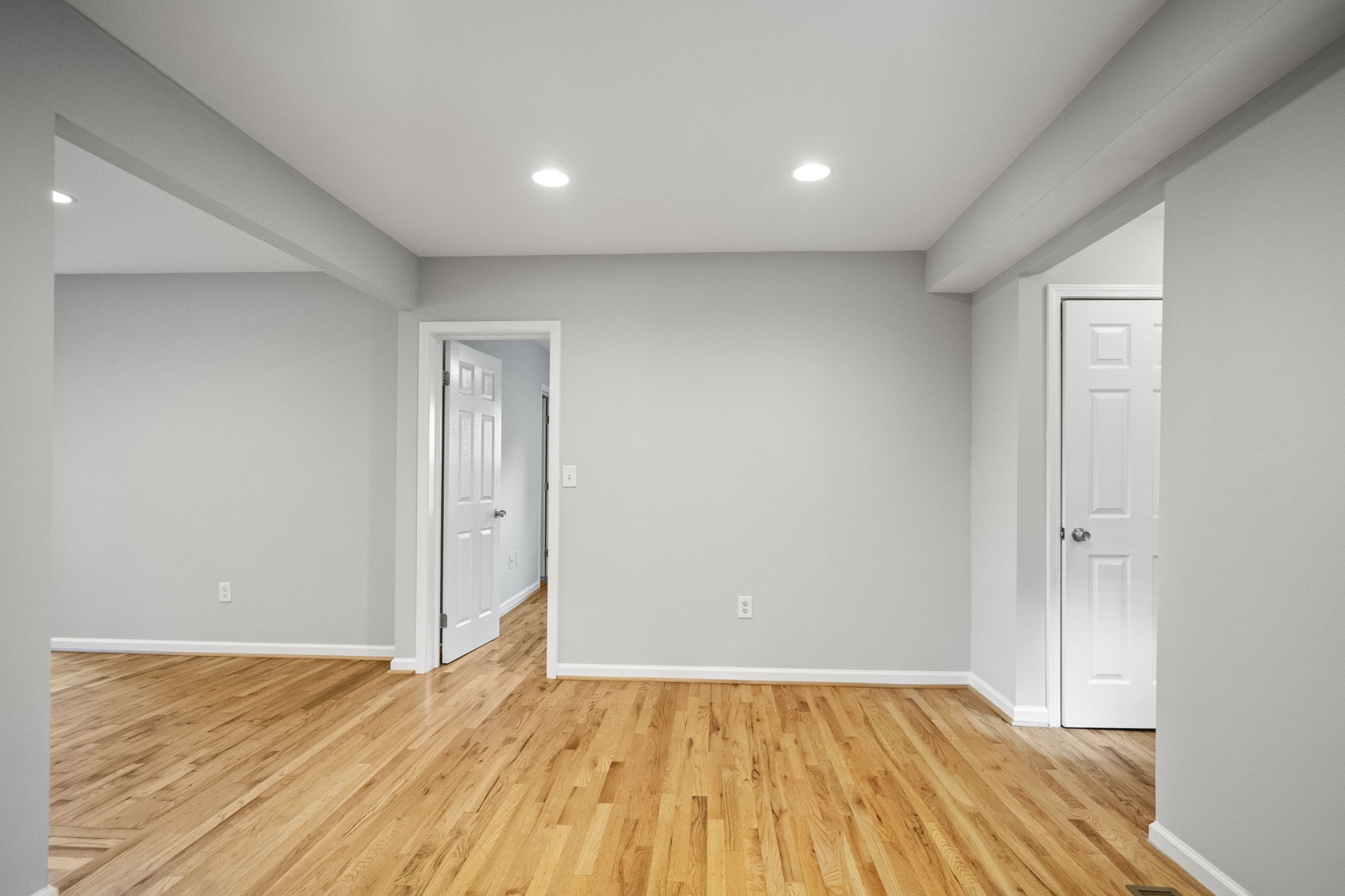 202 Cherokee Road Nashville, TN 37205 - Photo 9 of 35 a view of an empty room