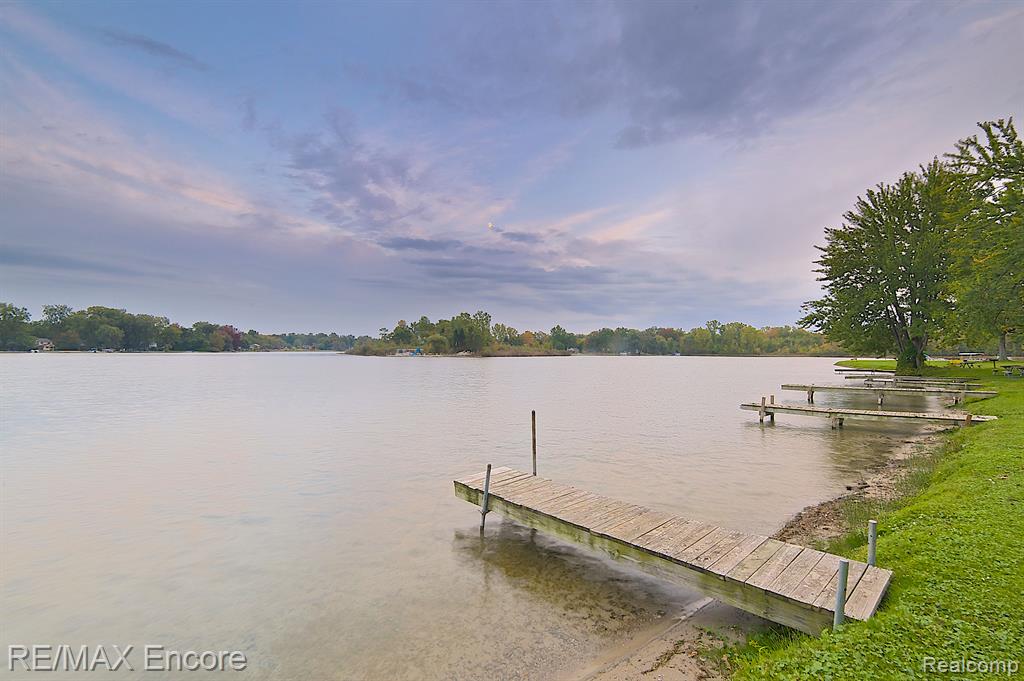 435 Rivard Boulevard Waterford, MI 48327 - Photo 36 of 37