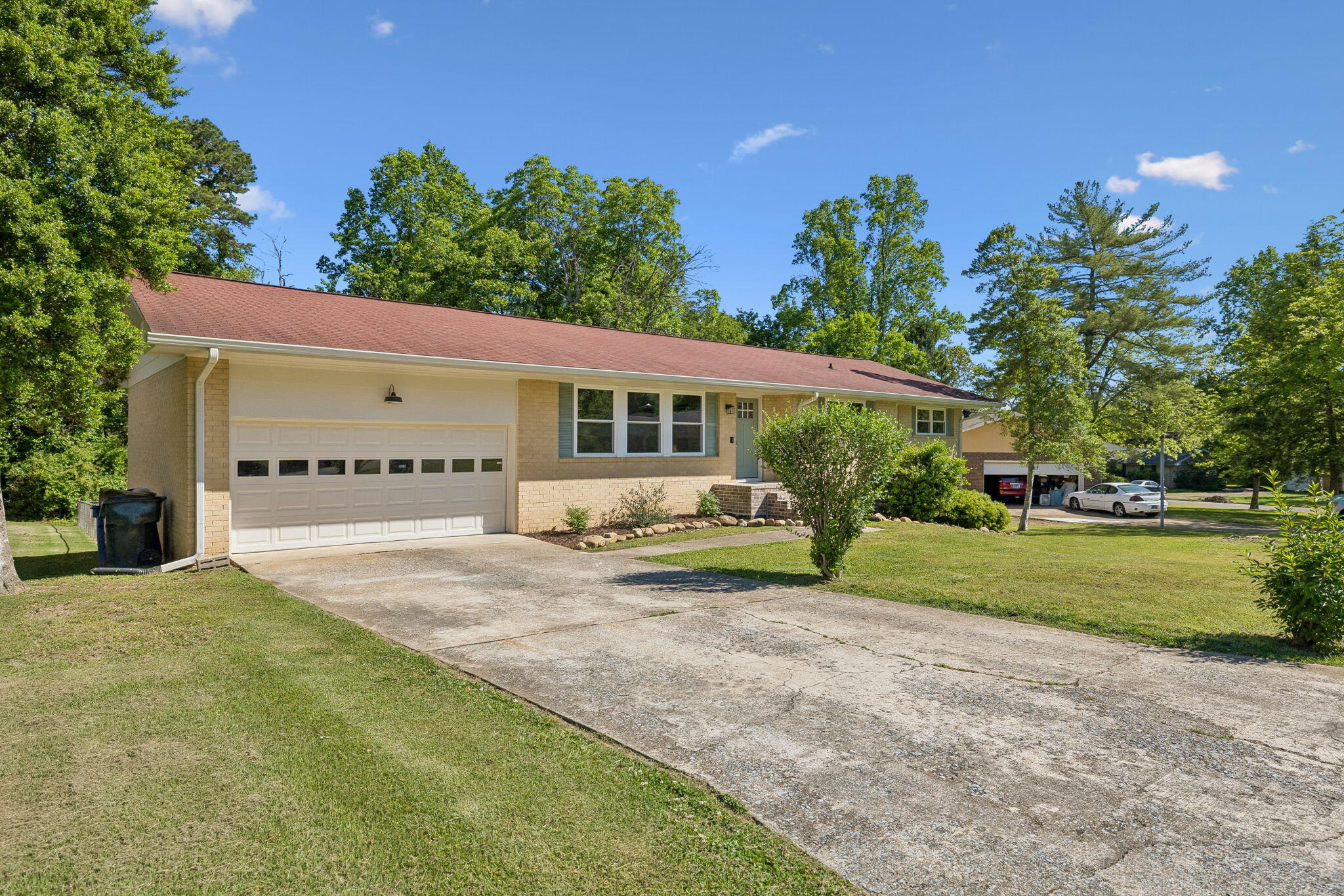 3927 Yorktown Road Chattanooga, TN 37416 - Photo 4 of 70 2-3927 Yorktown Rd Chattanooga - 002