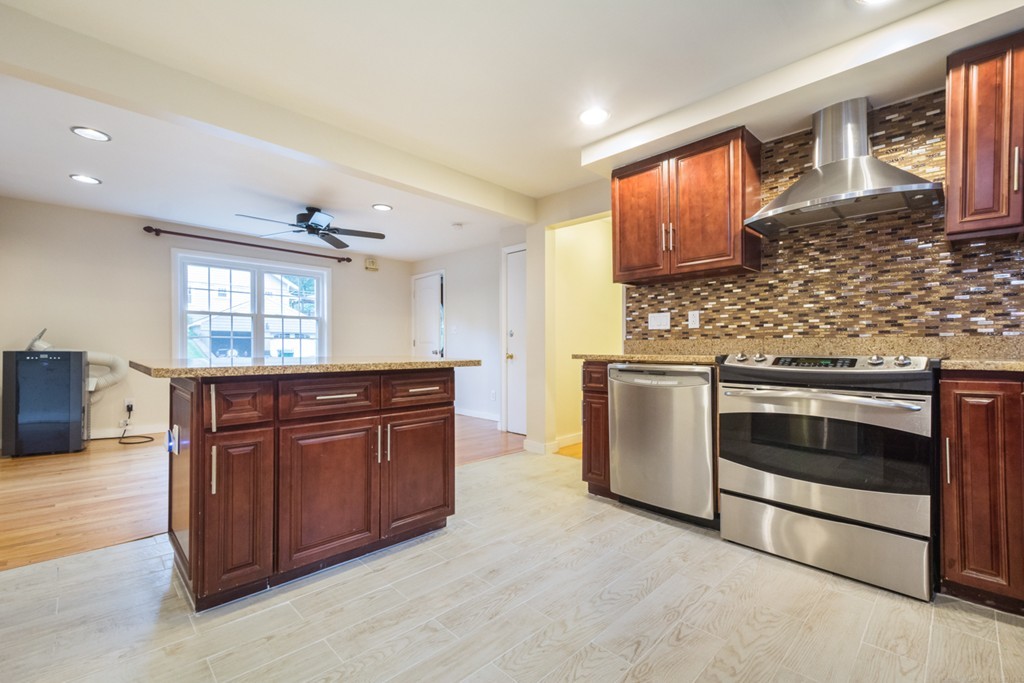 59 Strafford Road Westwood, MA 02090 - Photo 7 of 28 Gallery Image 7