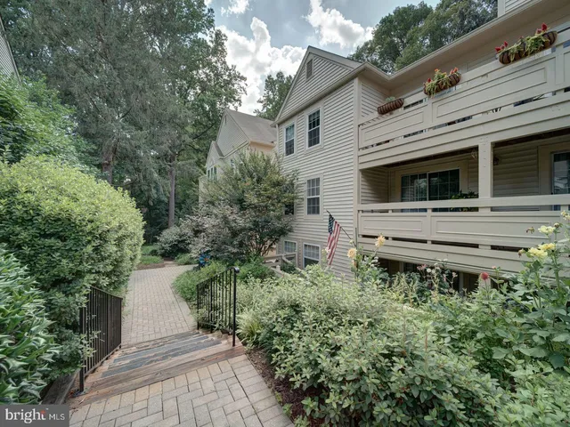$406,500 | 2233 Lovedale Lane, Unit I, Reston, VA 20191
