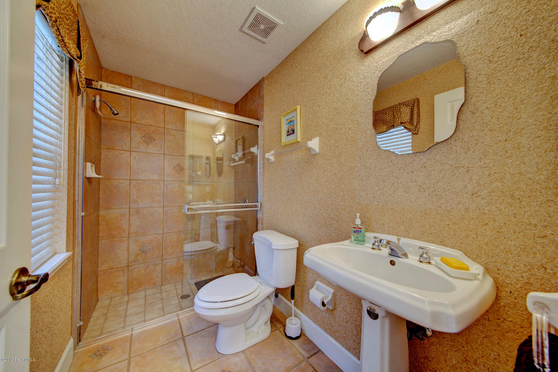 4230 Stoney Point Road, Unit SUNTREE Melbourne, FL 32940 - Photo 33 of 40 Bathroom 3