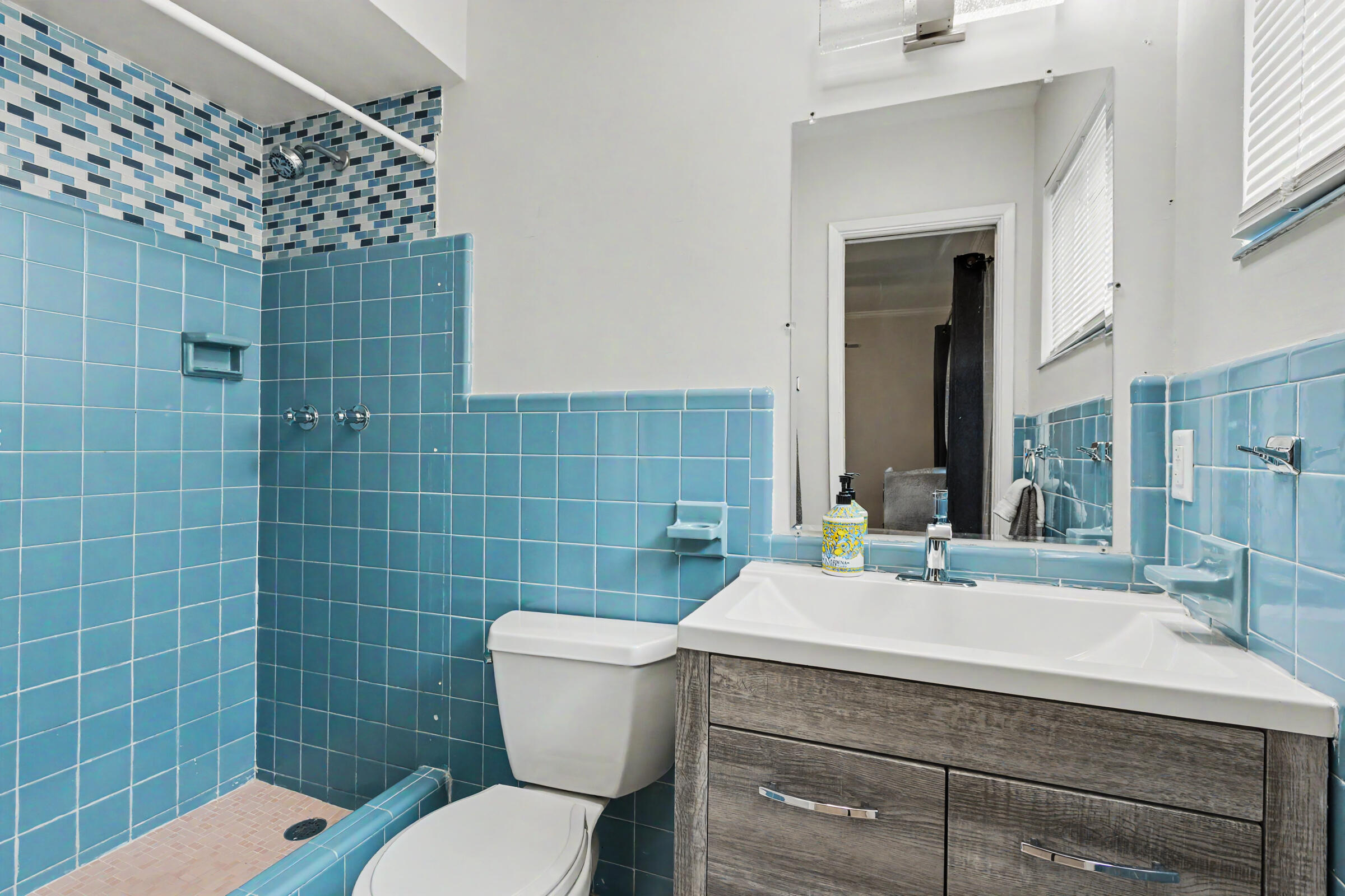 2770 Northeast 53rd Street Lighthouse Point, FL 33064 - Photo 13 of 58 2770-31