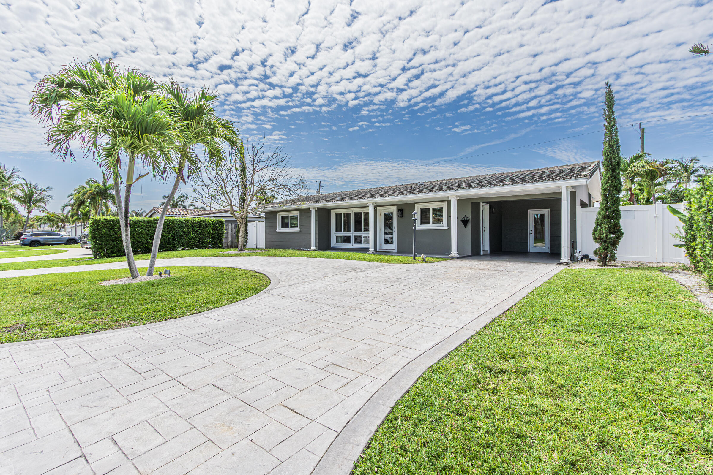 2770 Northeast 53rd Street Lighthouse Point, FL 33064 - Photo 3 of 58 2770-40