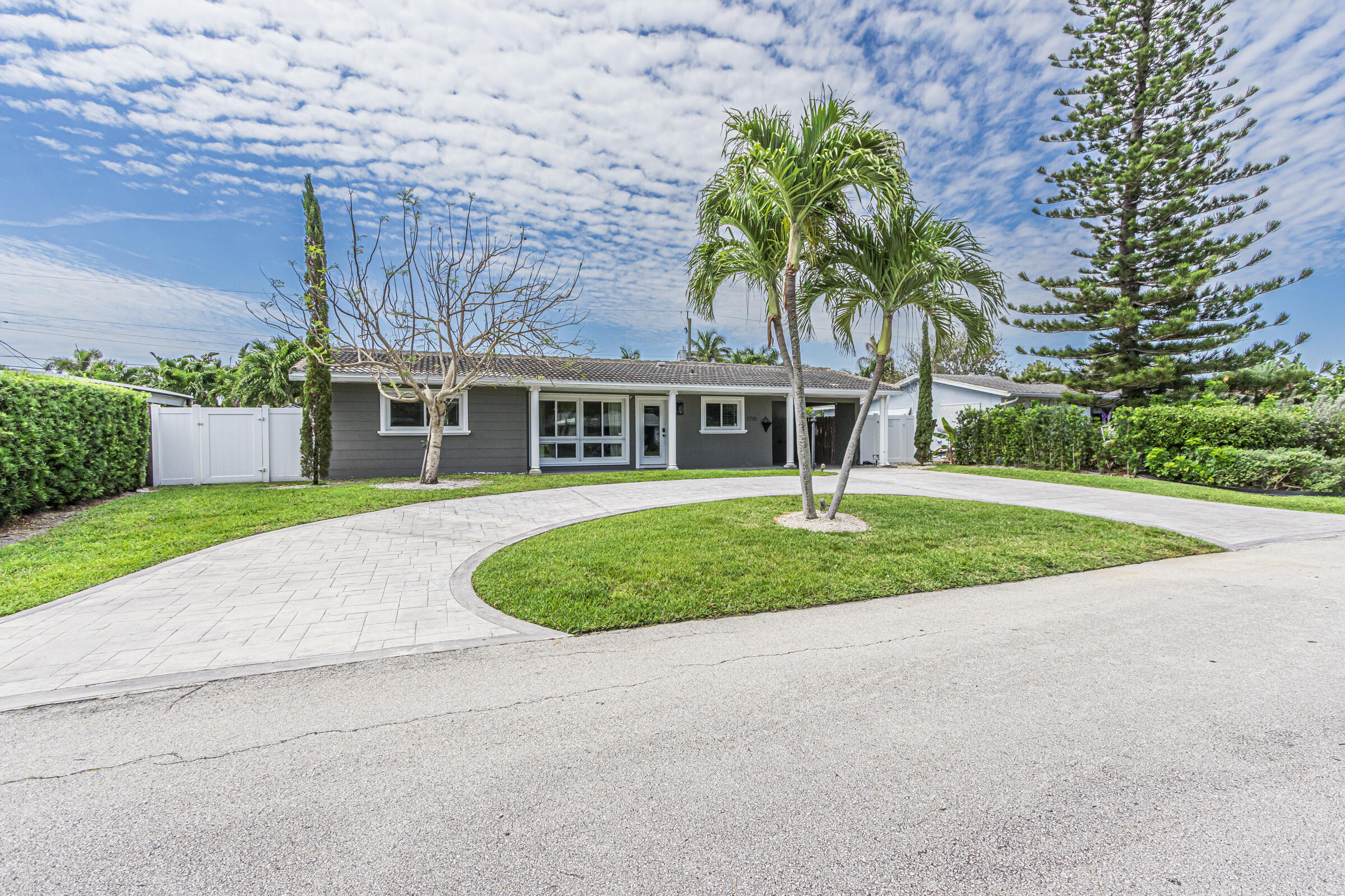 2770 Northeast 53rd Street Lighthouse Point, FL 33064 - Photo 4 of 58 2770-38