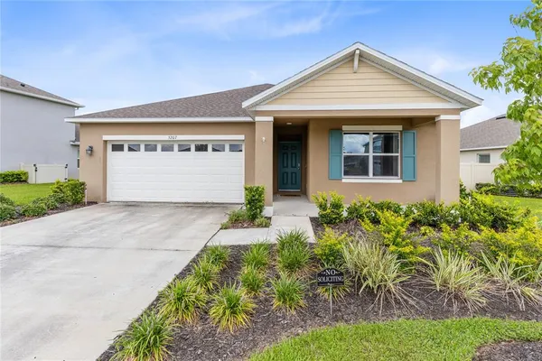 $379,900 | 5207 Mahogany Drive, Mount Dora, FL 32757