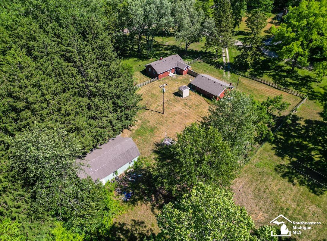 6772 Wells Road Petersburg, MI 49270 - Photo 3 of 26