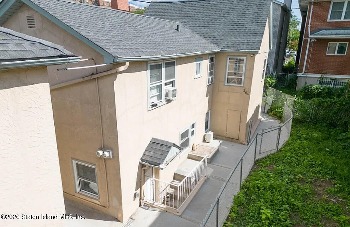 26 Robin Road Staten Island, NY 10305 - Photo 2 of 18 ROBIN RD 2