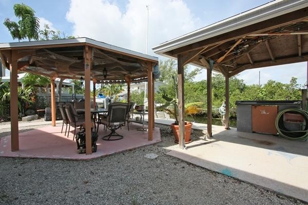 Gazebo, Fish cleaning station