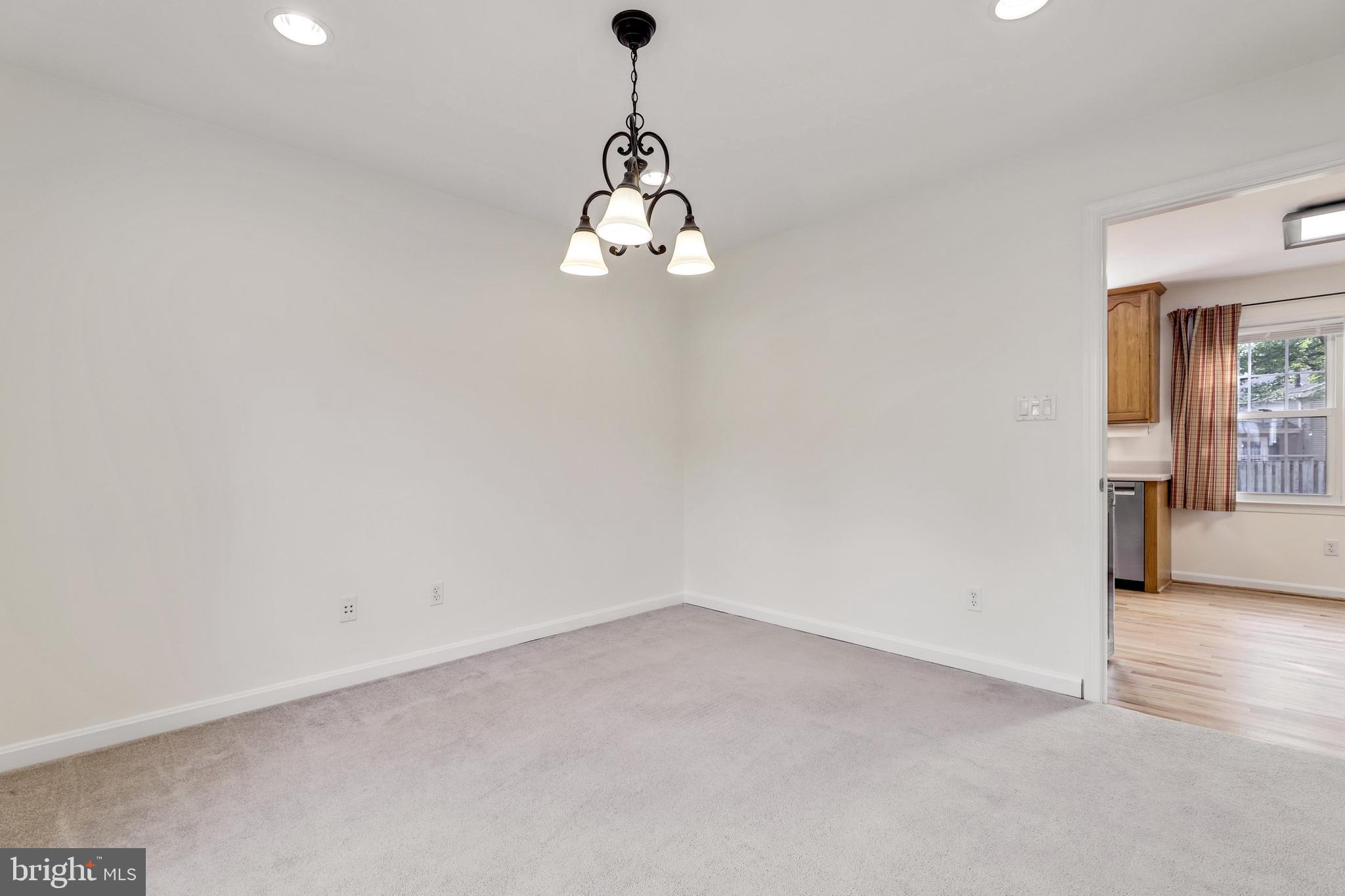 5303 Rymney Lane Burke, VA 22015 - Photo 11 of 49 Gallery Image 11