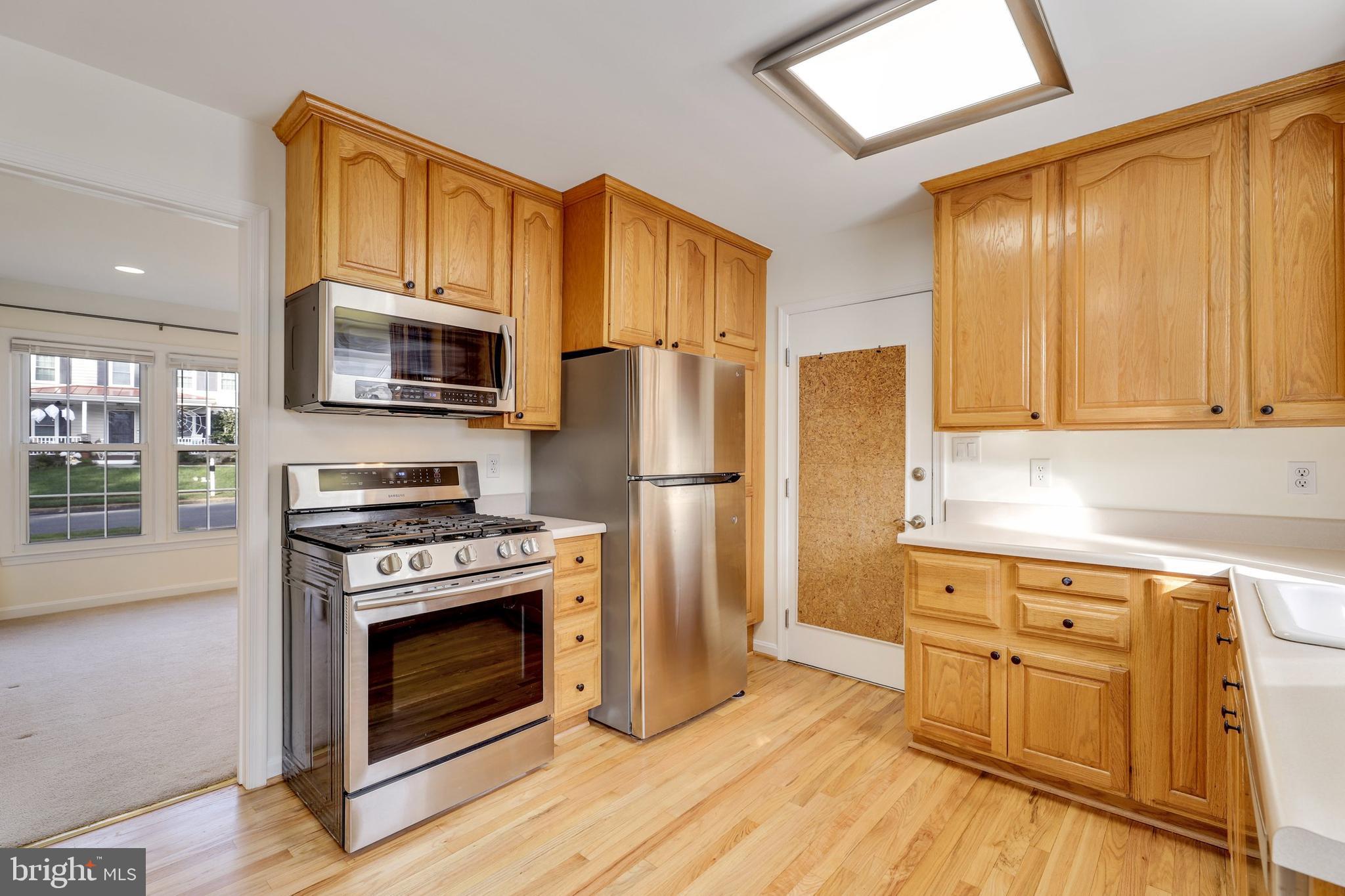 5303 Rymney Lane Burke, VA 22015 - Photo 13 of 49 Gallery Image 13