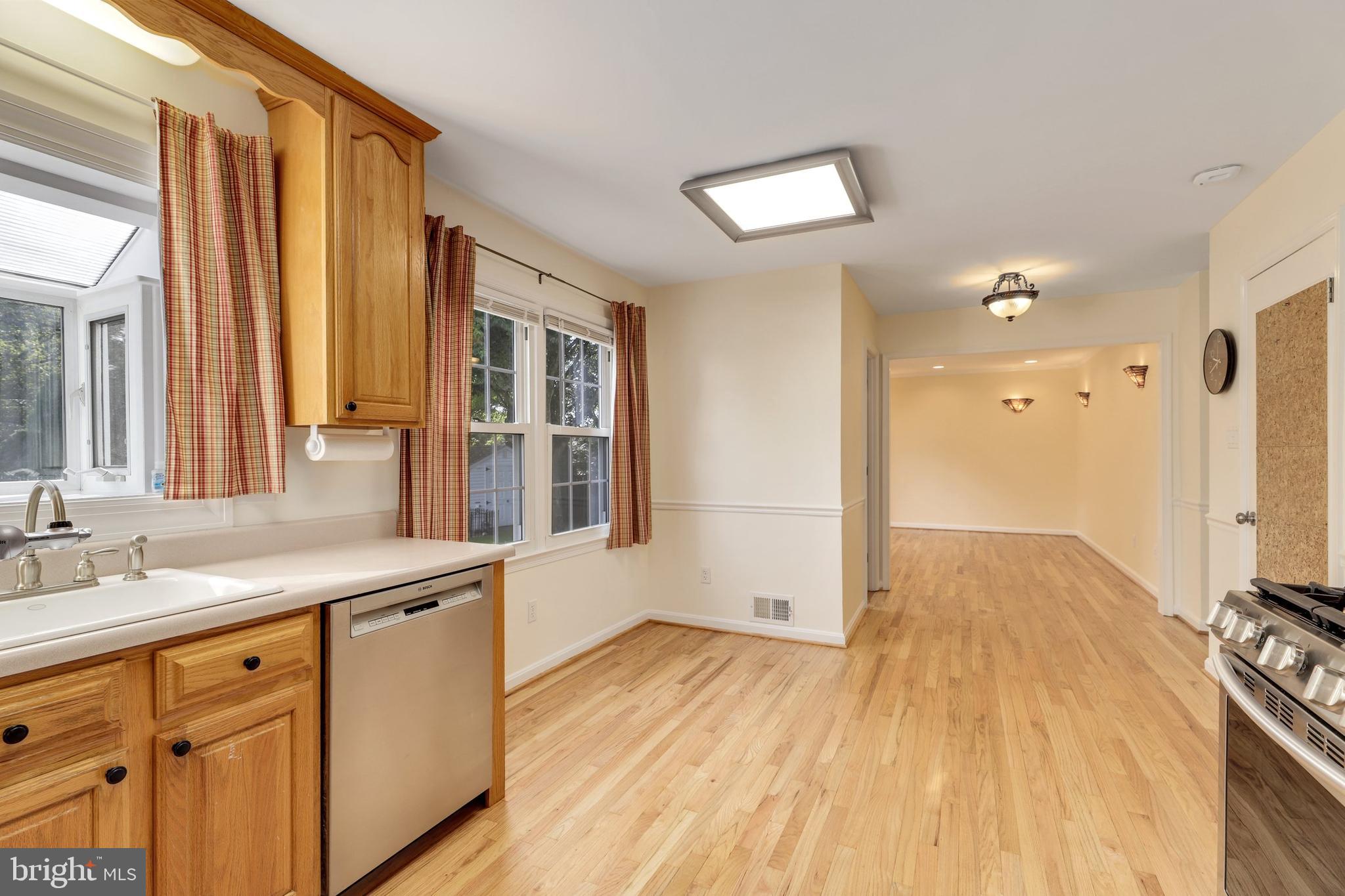 5303 Rymney Lane Burke, VA 22015 - Photo 14 of 49 Gallery Image 14