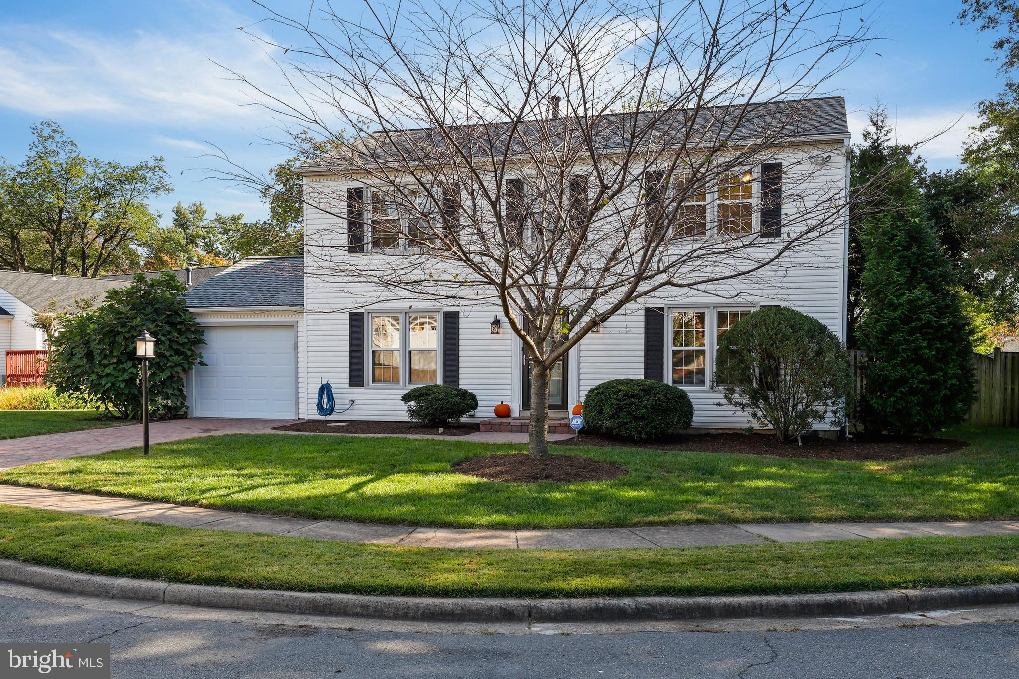 5303 Rymney Lane Burke, VA 22015 - Photo 2 of 49 Gallery Image 2