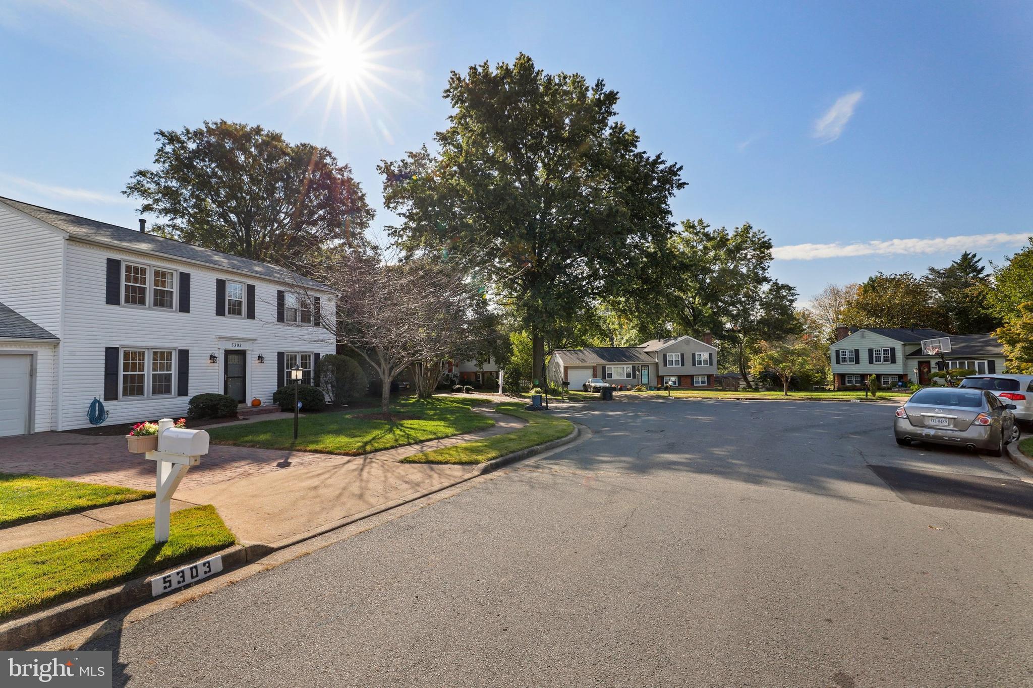 5303 Rymney Lane Burke, VA 22015 - Photo 3 of 49 Gallery Image 3