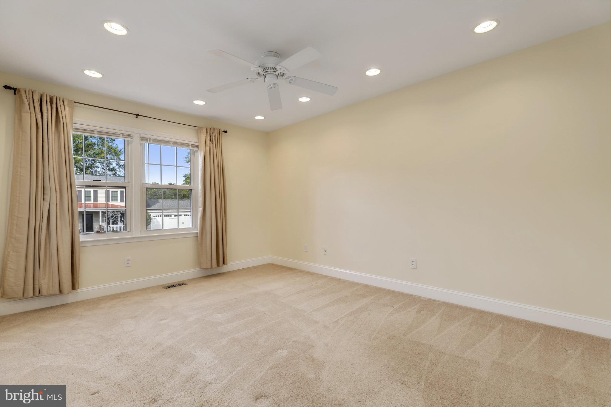 5303 Rymney Lane Burke, VA 22015 - Photo 21 of 49 Gallery Image 21