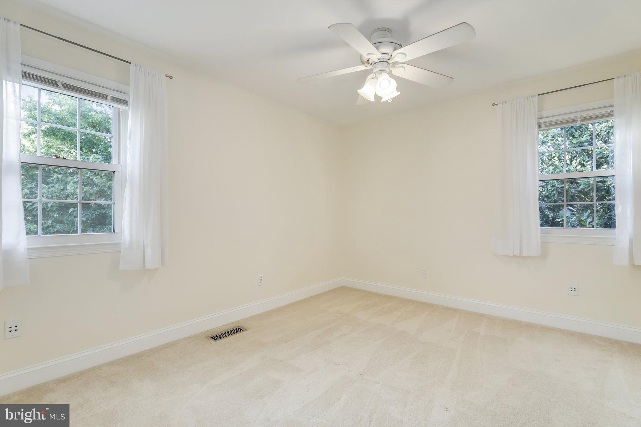 5303 Rymney Lane Burke, VA 22015 - Photo 28 of 49 Gallery Image 28