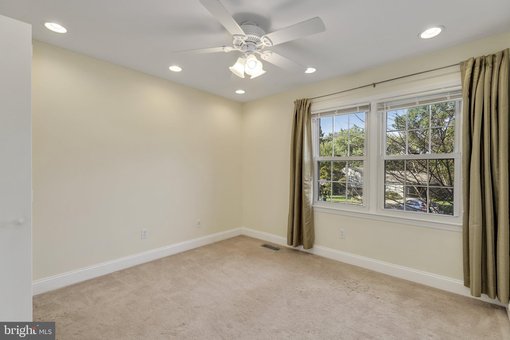 5303 Rymney Lane Burke, VA 22015 - Photo 30 of 49 Gallery Image 30