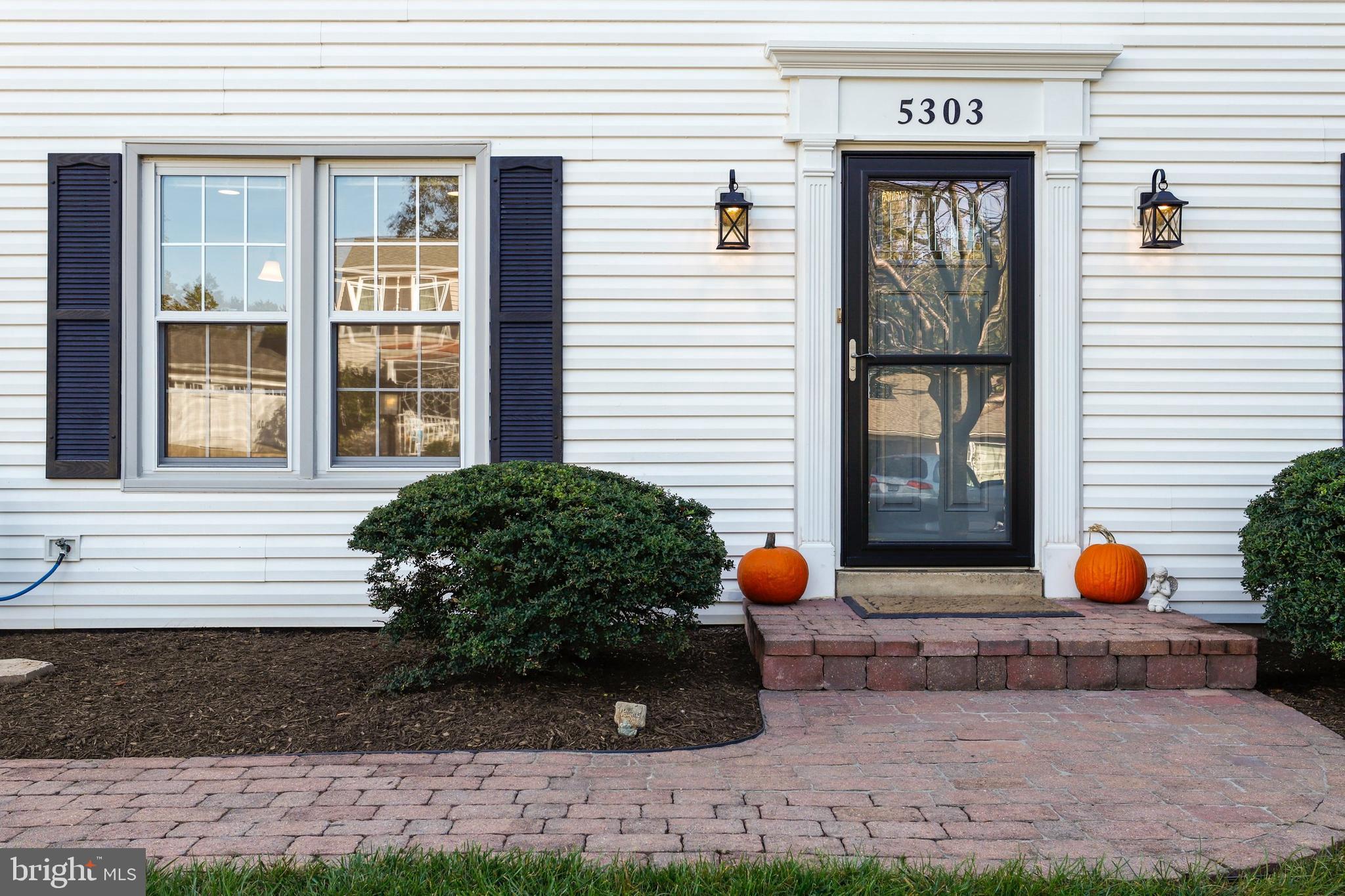 5303 Rymney Lane Burke, VA 22015 - Photo 4 of 49 Gallery Image 4