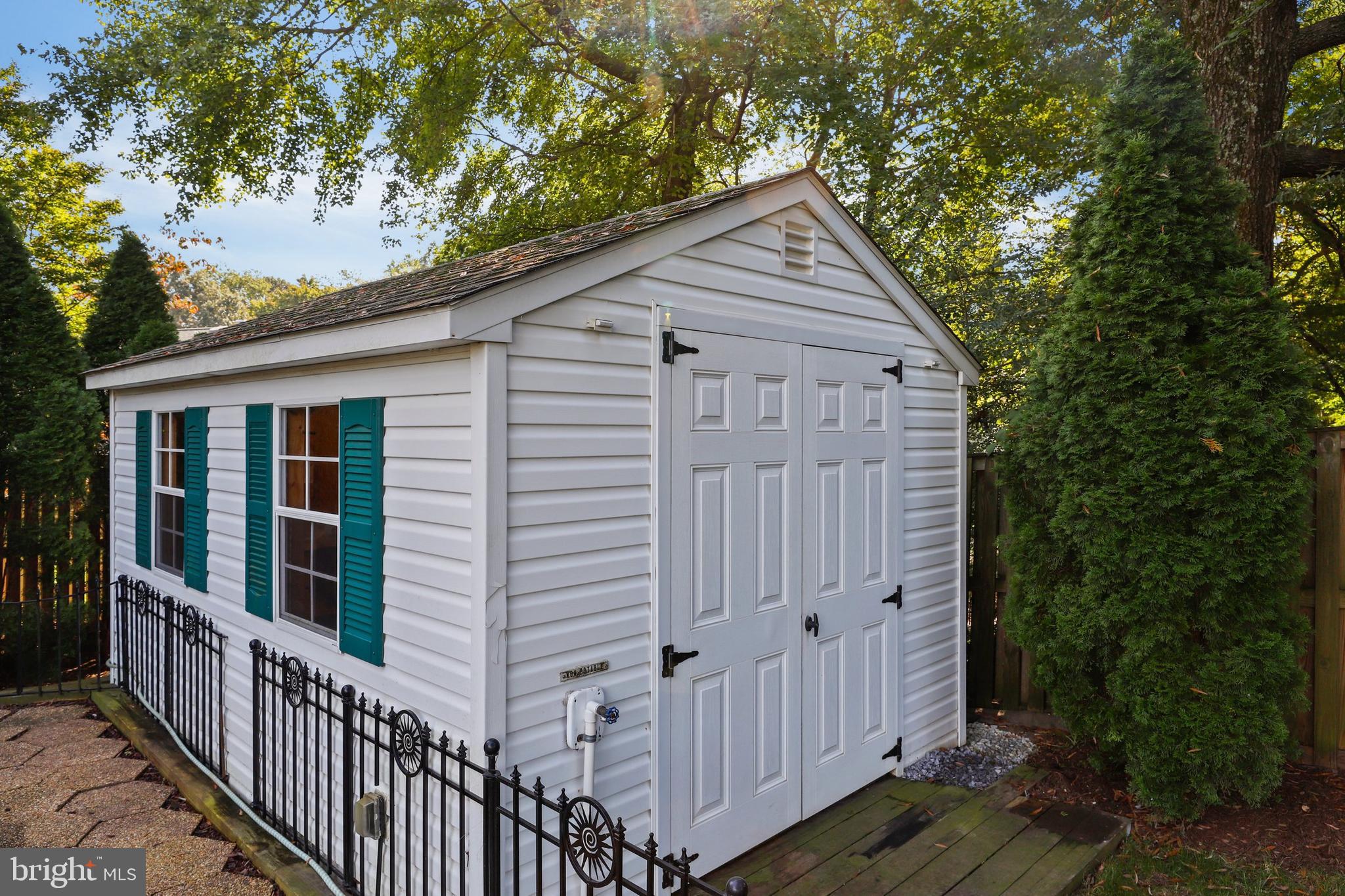 5303 Rymney Lane Burke, VA 22015 - Photo 39 of 49 Gallery Image 39
