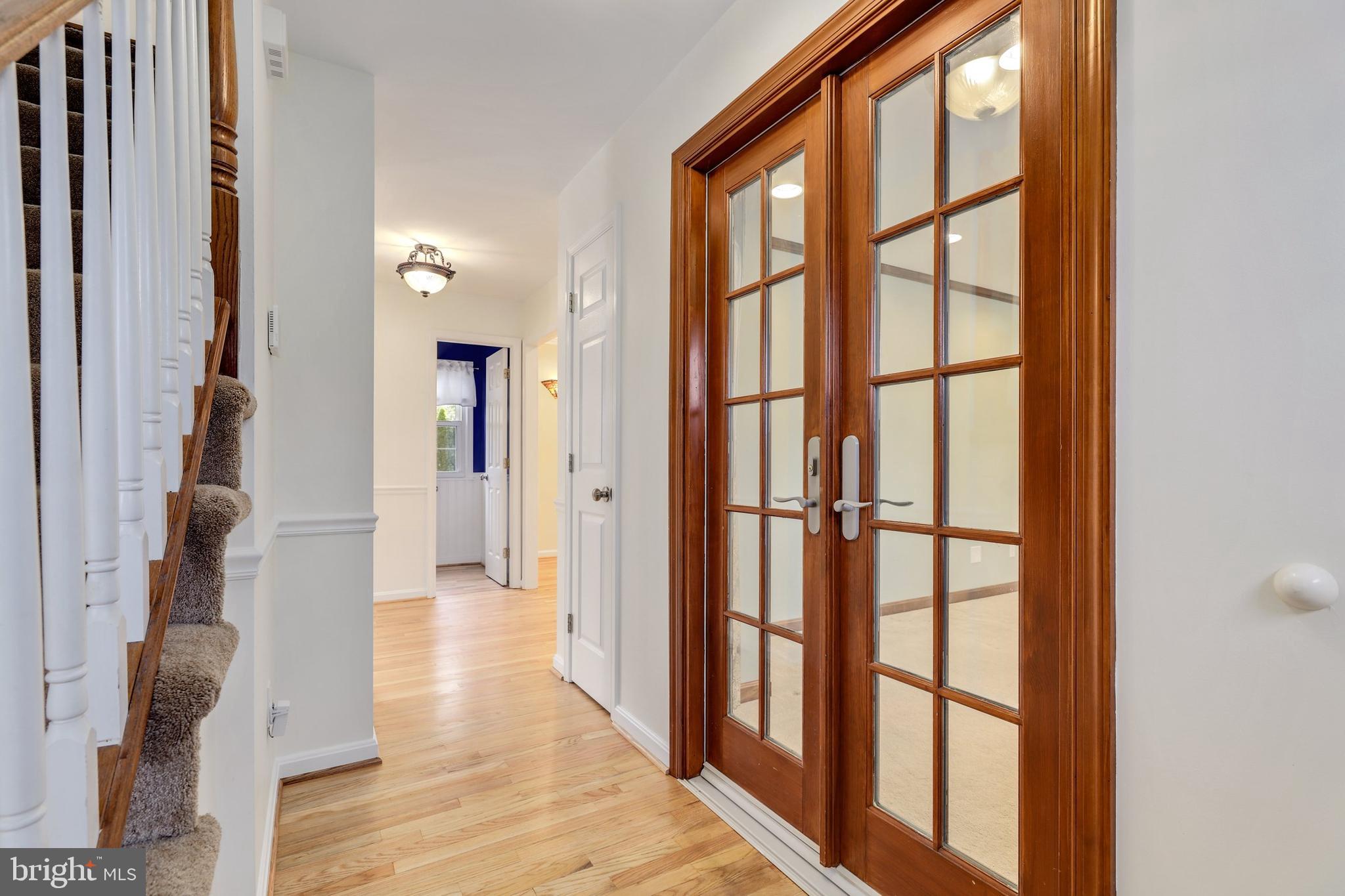 5303 Rymney Lane Burke, VA 22015 - Photo 6 of 49 Gallery Image 6