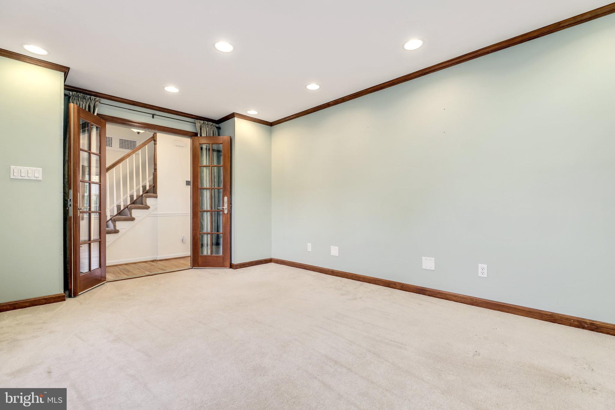 5303 Rymney Lane Burke, VA 22015 - Photo 8 of 49 Gallery Image 8