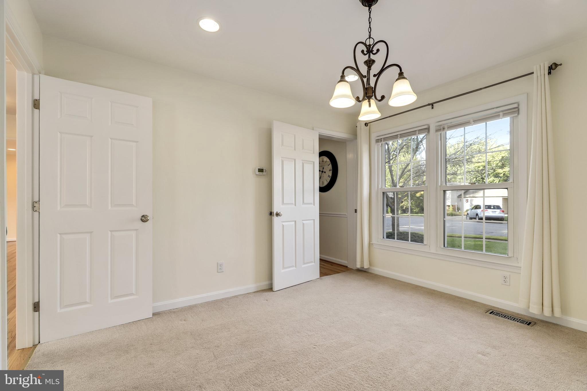 5303 Rymney Lane Burke, VA 22015 - Photo 9 of 49 Gallery Image 9