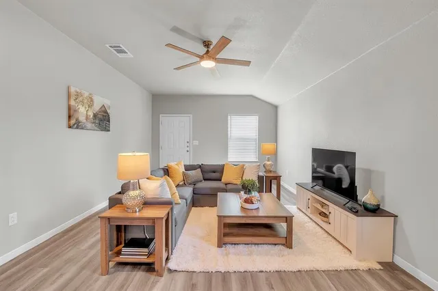 $2,800 | 502 South Mary Jo Drive, Harker Heights, TX 76548