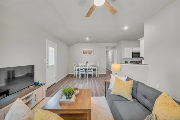 $1,900 | 502 South Mary Jo Drive, Harker Heights, TX 76548