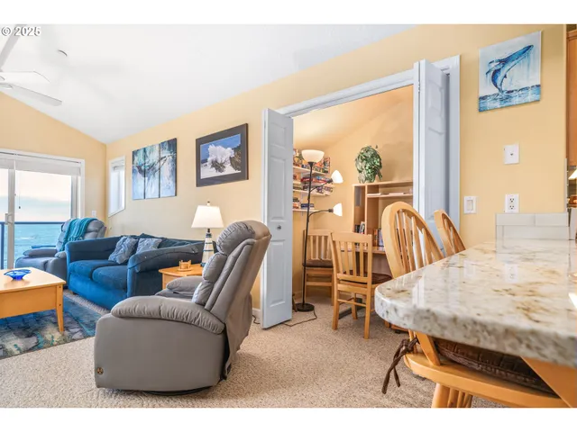 $535,000 | 1113 Highway 101, Unit 9, Depoe Bay, OR 97341