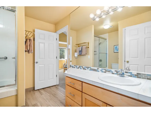 $535,000 | 1113 Highway 101, Unit 9, Depoe Bay, OR 97341