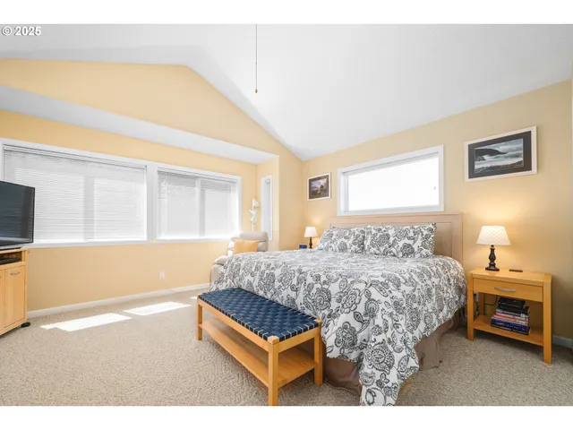 $535,000 | 1113 Highway 101, Unit 9, Depoe Bay, OR 97341