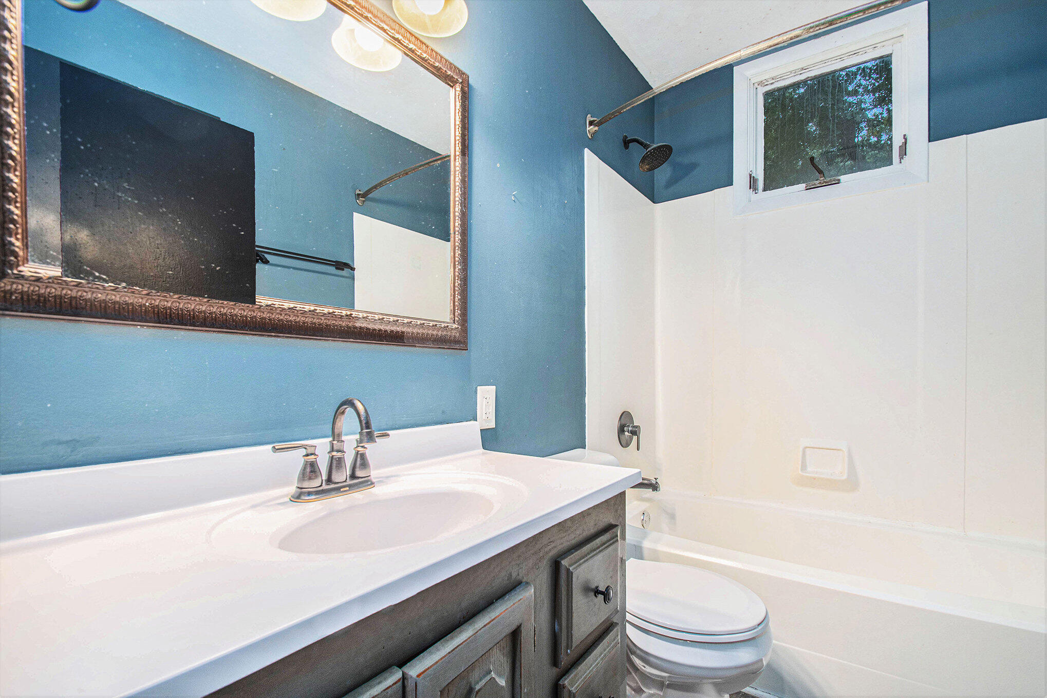 225 Holton Road La Porte, IN 46350 - Photo 7 of 15 2038x1360