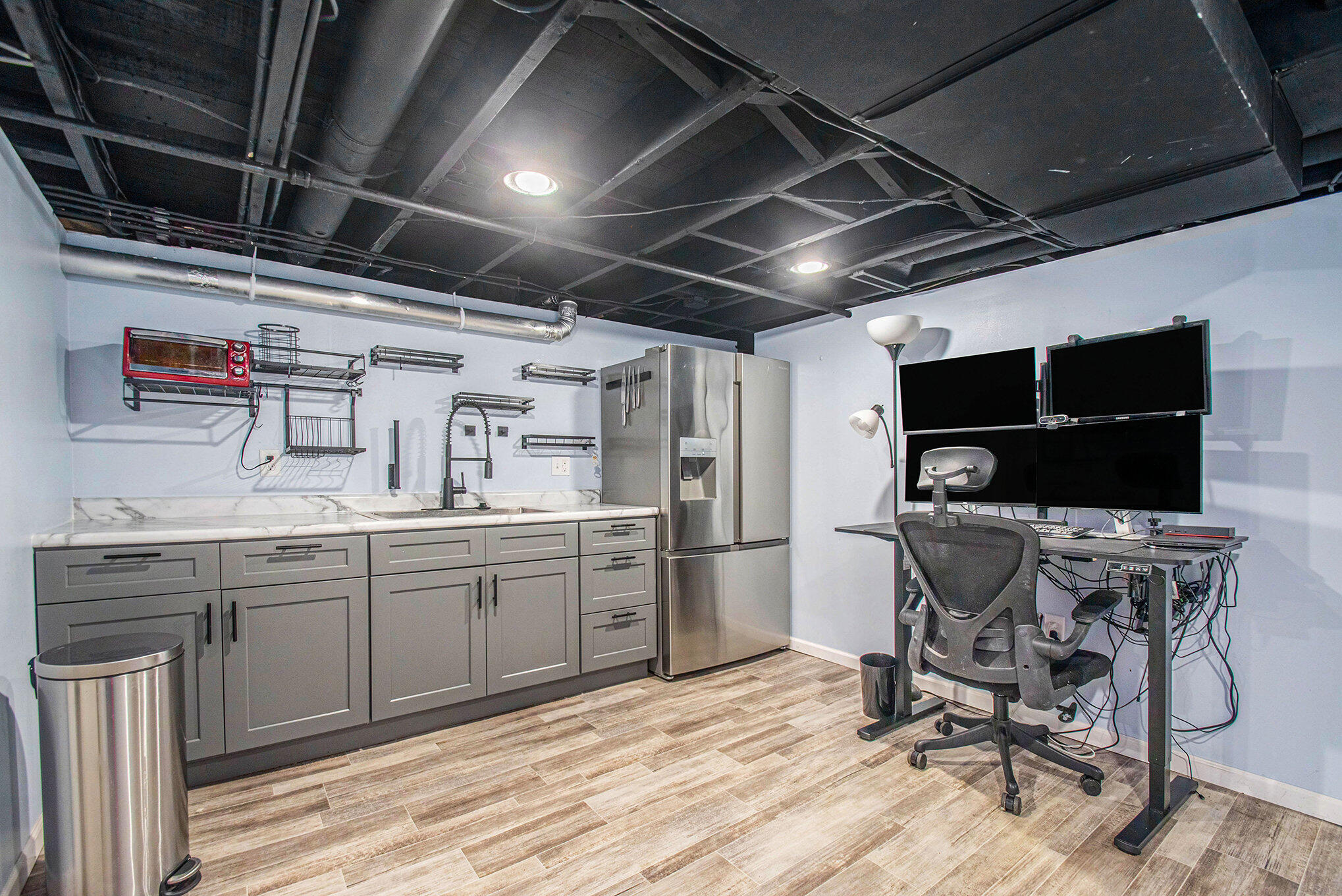 225 Holton Road La Porte, IN 46350 - Photo 9 of 15 2038x1360