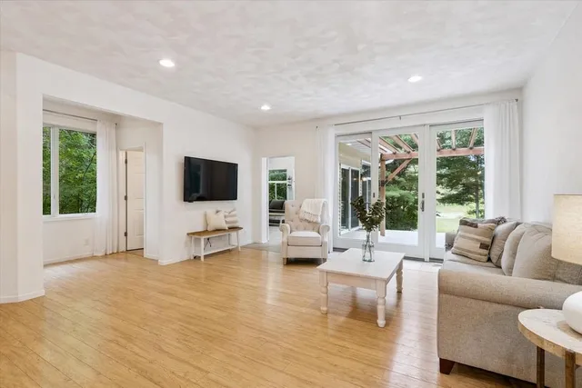 $825,900 | 9419 North Raven Court, Milton, WI 53563