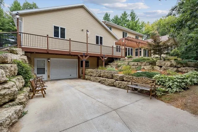 $825,900 | 9419 North Raven Court, Milton, WI 53563