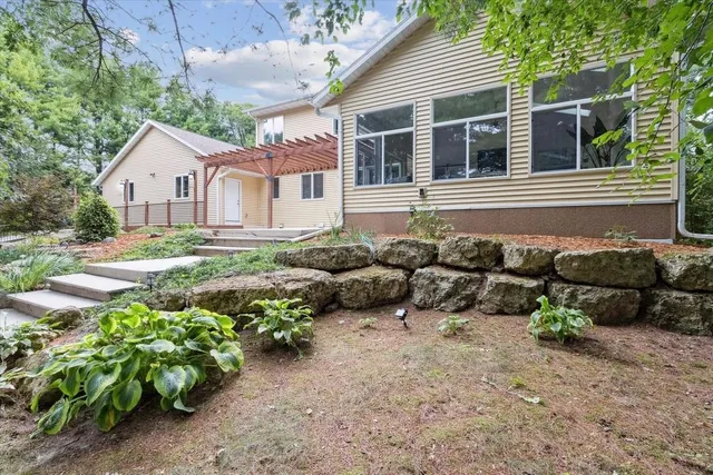 $825,900 | 9419 North Raven Court, Milton, WI 53563