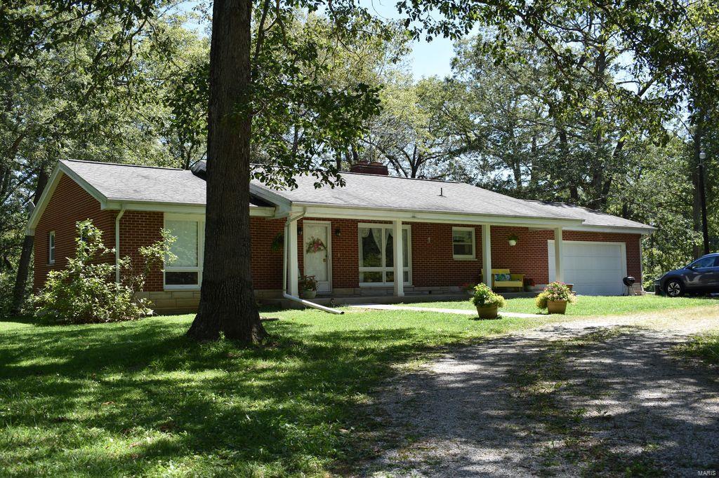2955 Bono Road Staunton, IL 62088 - Photo 3 of 50