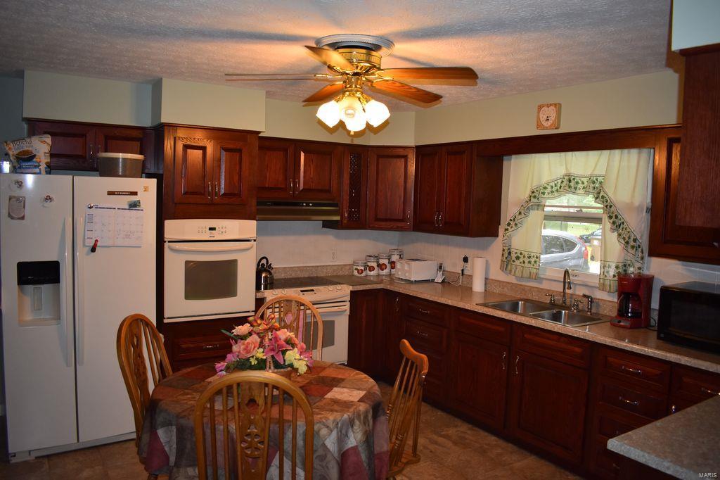 2955 Bono Road Staunton, IL 62088 - Photo 7 of 50