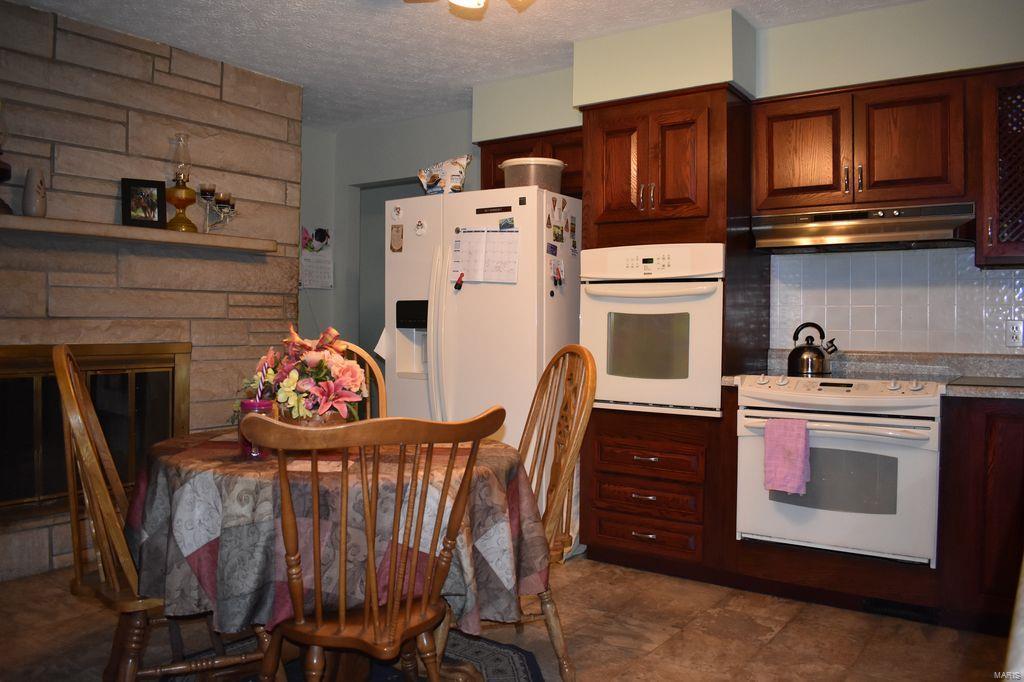 2955 Bono Road Staunton, IL 62088 - Photo 8 of 50