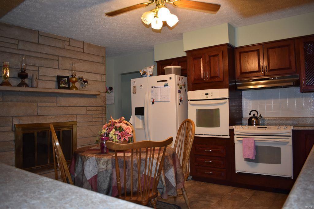 2955 Bono Road Staunton, IL 62088 - Photo 9 of 50