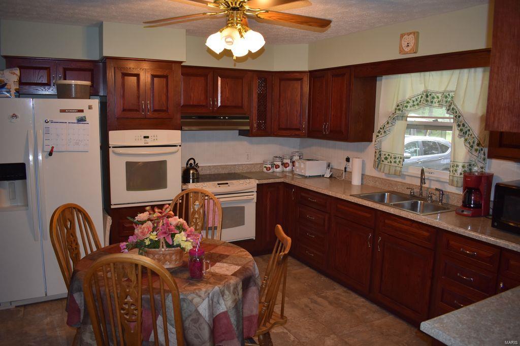 2955 Bono Road Staunton, IL 62088 - Photo 10 of 50