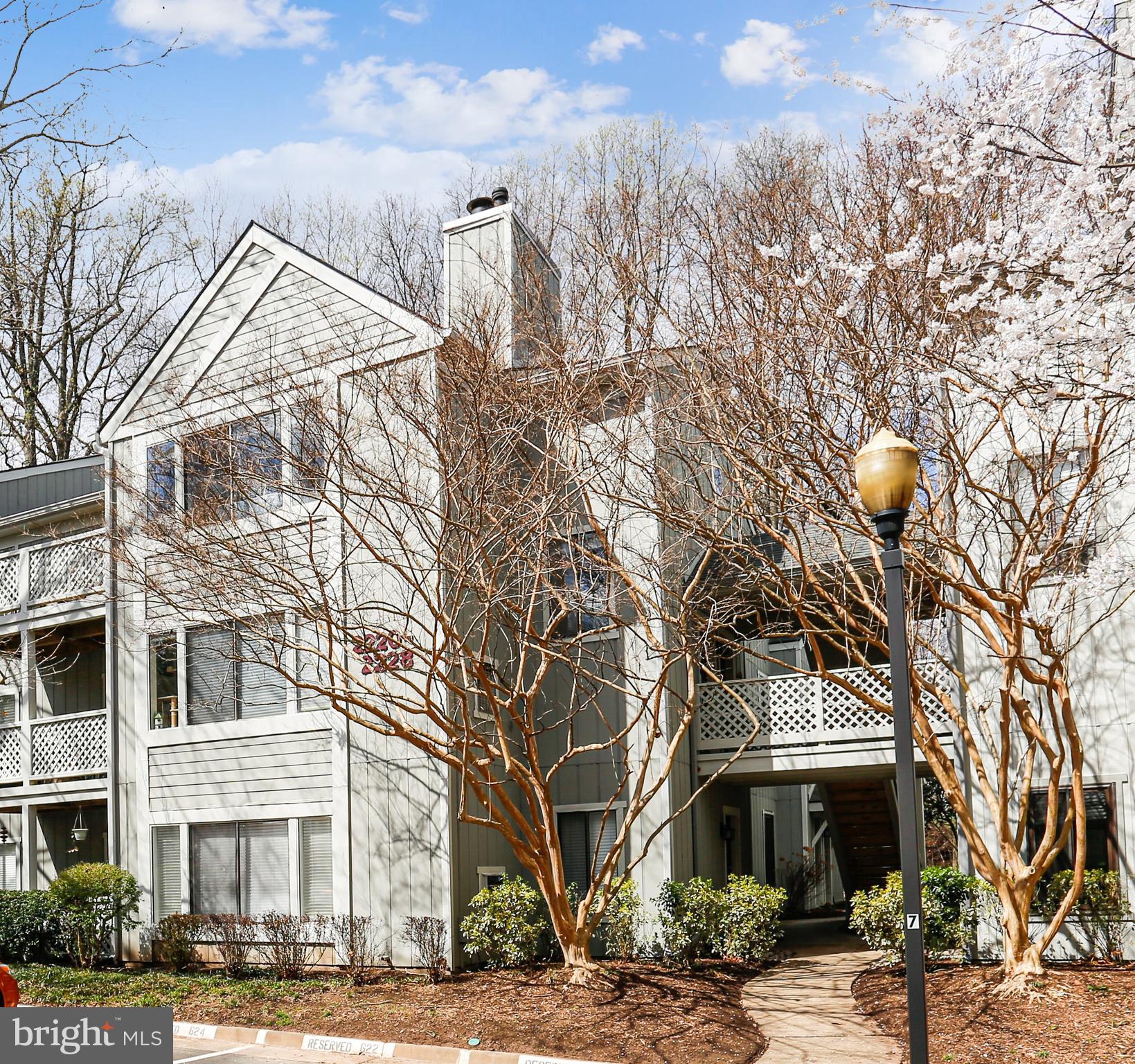 *** Top Floor *** Updated *** Move in Ready ***