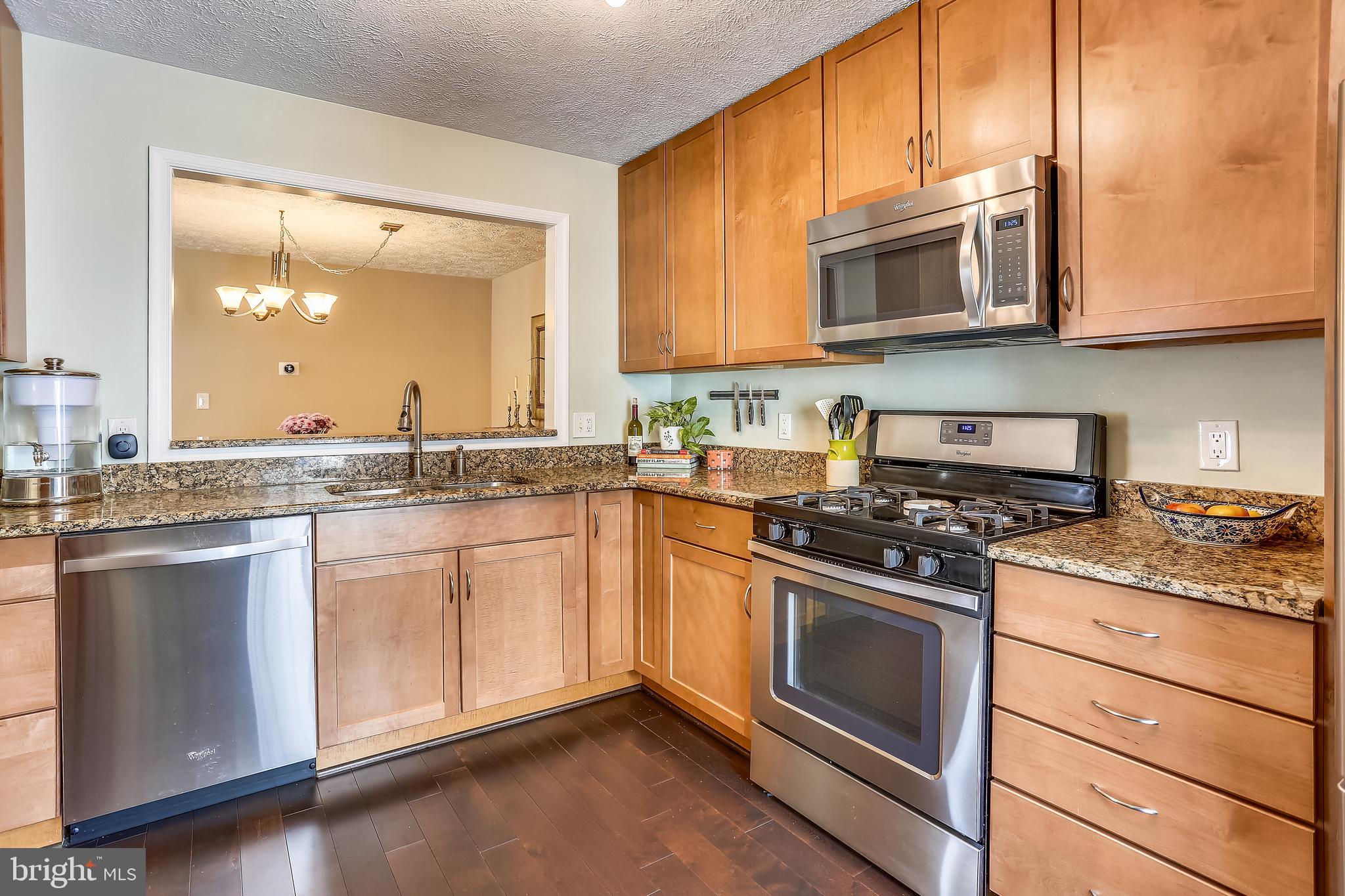 2228 Hunter's Run Drive, Unit 2228 Reston, VA 20191 - Photo 8 of 35 Stainless, Granite, Pull outs and more!