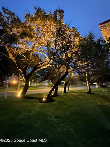 a view of an outdoor space